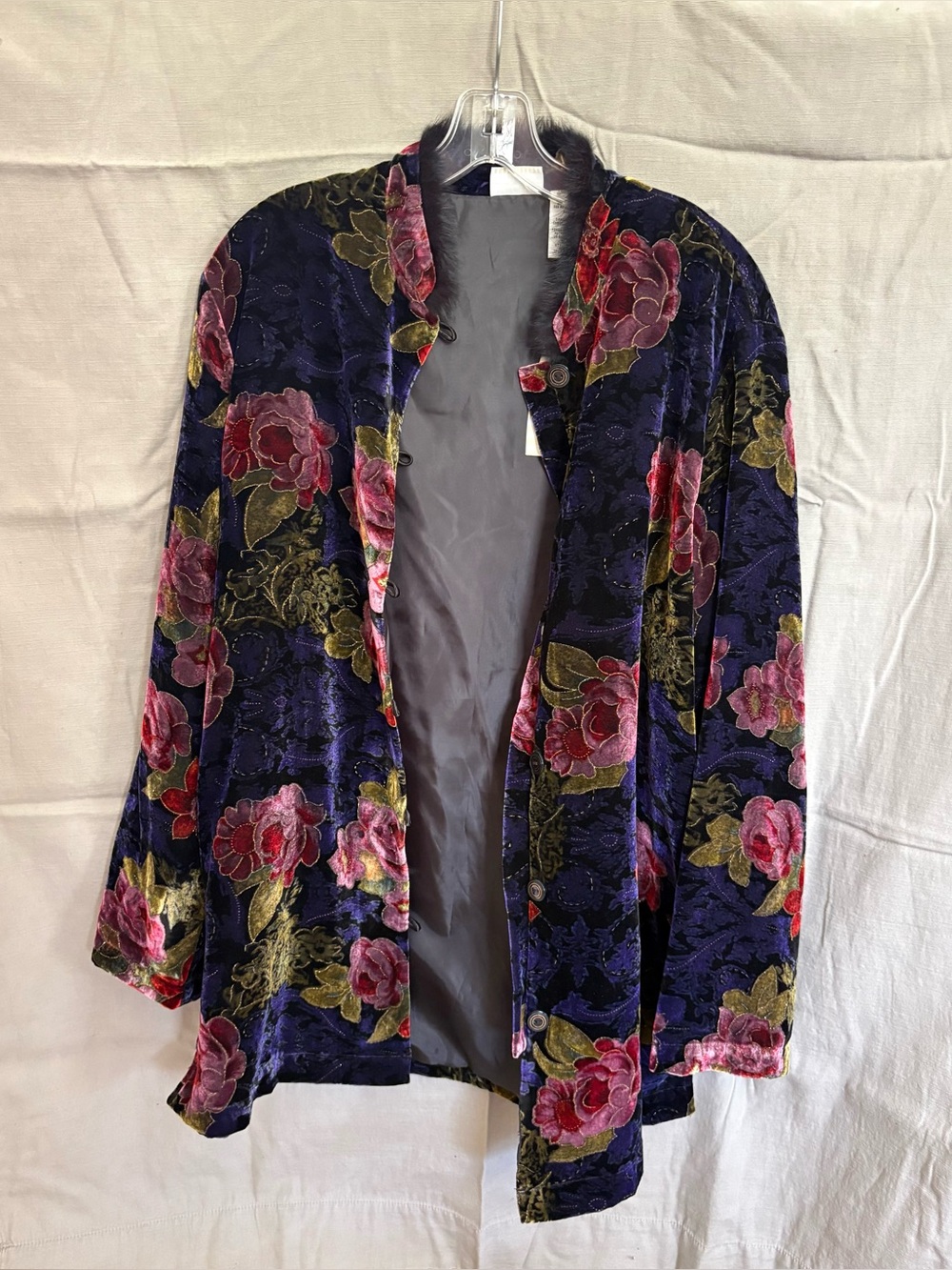 NWT Mid 2000’s White Stag Women's Floral Velour Tapestry Jacket Button Up Size L
